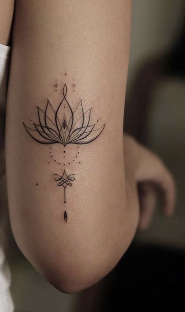 Simple flower tattoo 2