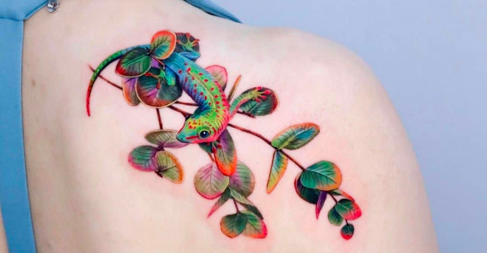 Realistic Day gecko. fresh vs 8 years old : r/agedtattoos