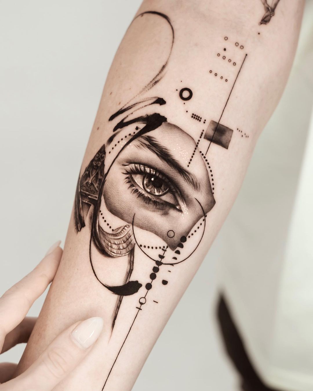 Amazing blackwork tattoo on forearm by nhea.ttt