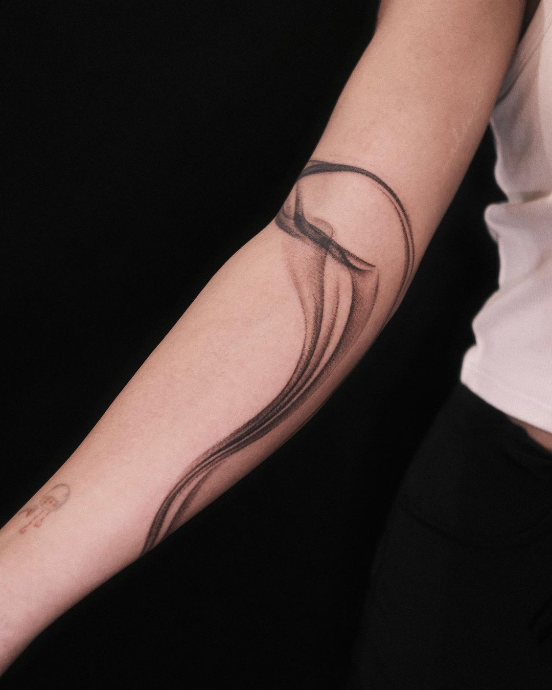 Blackwork tattoo ideas for women by noir tattooer