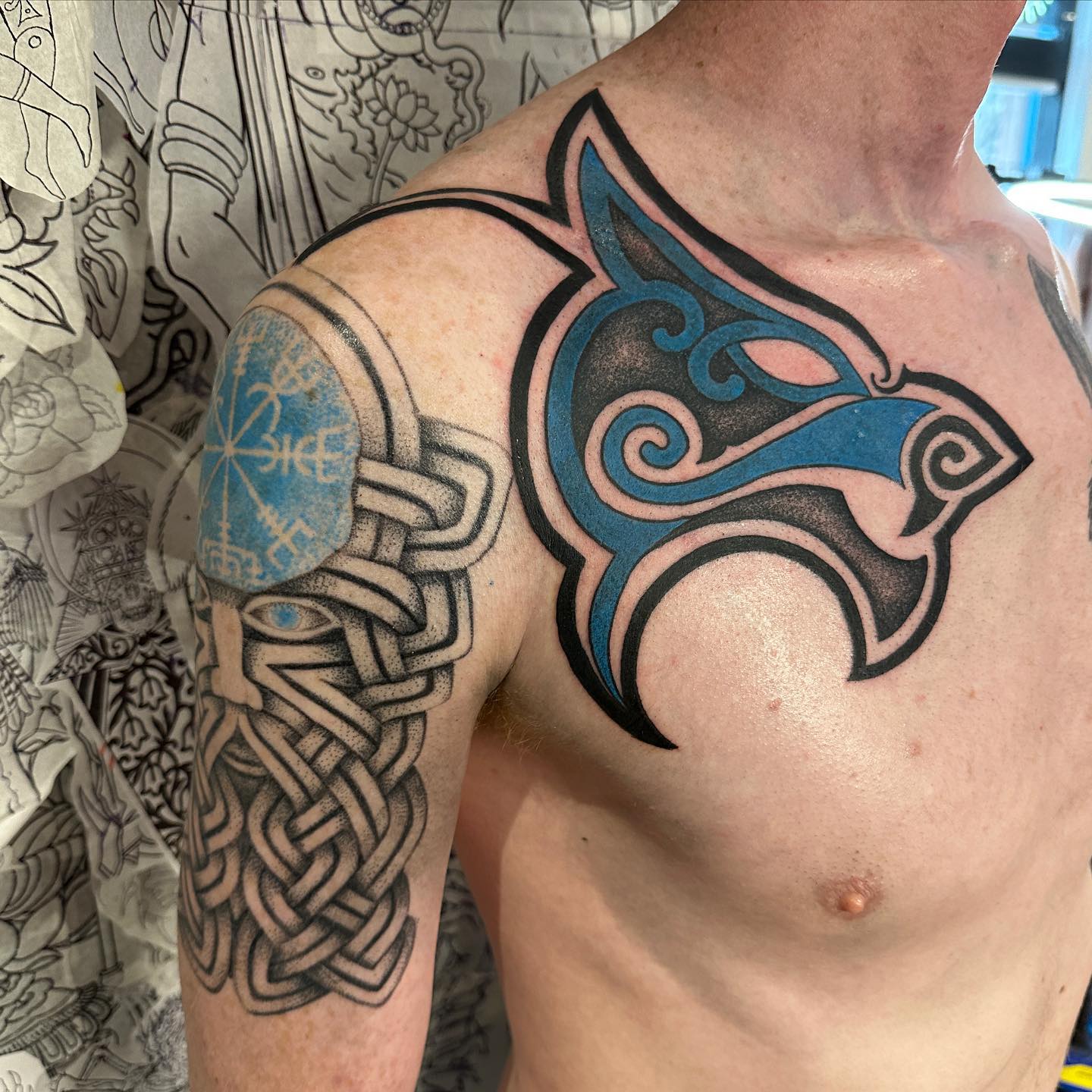Celtic shoulder tattoo by completetattoo
