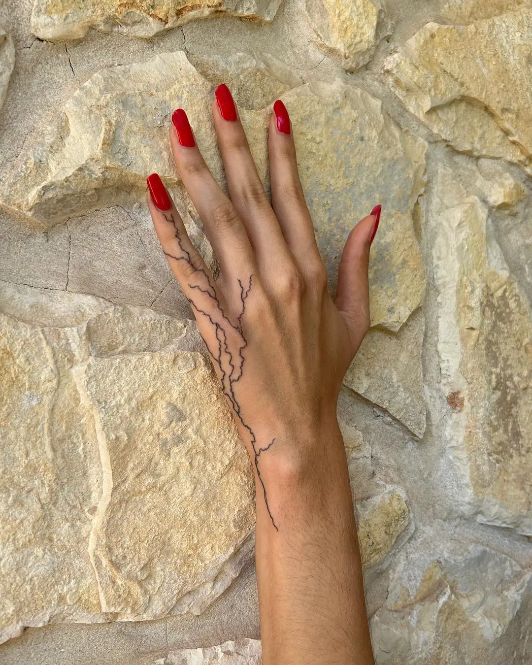 Hand tattoo for women by tatuiroke