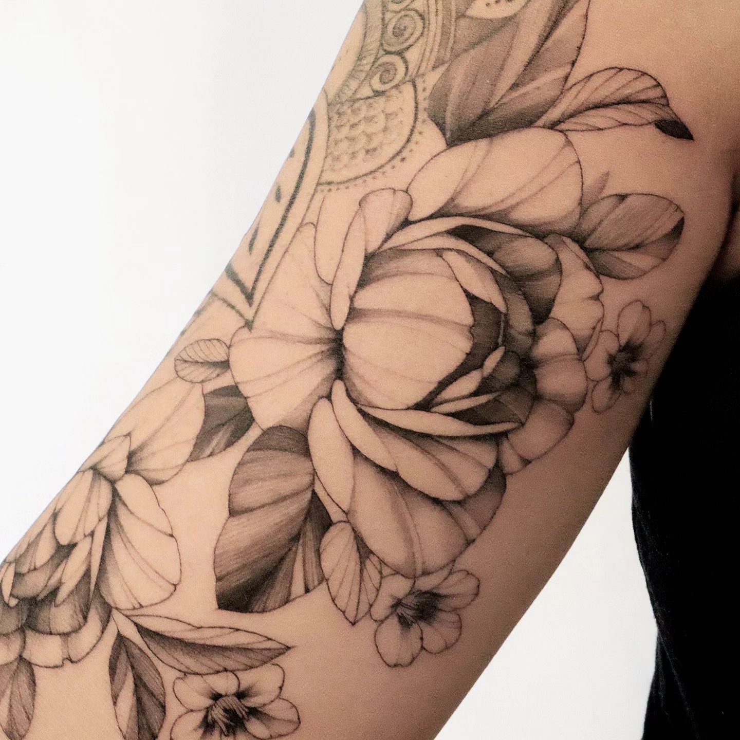 Simple flower tattoo design by ejintatt