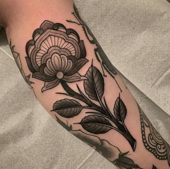 amazing traditional flower tattoos