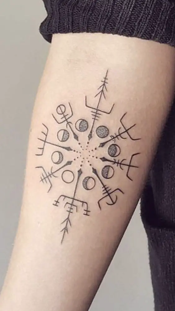 My inner wrist celtic knot henna tatto | Knot tattoo, Celtic knot tattoo,  Pattern tattoo