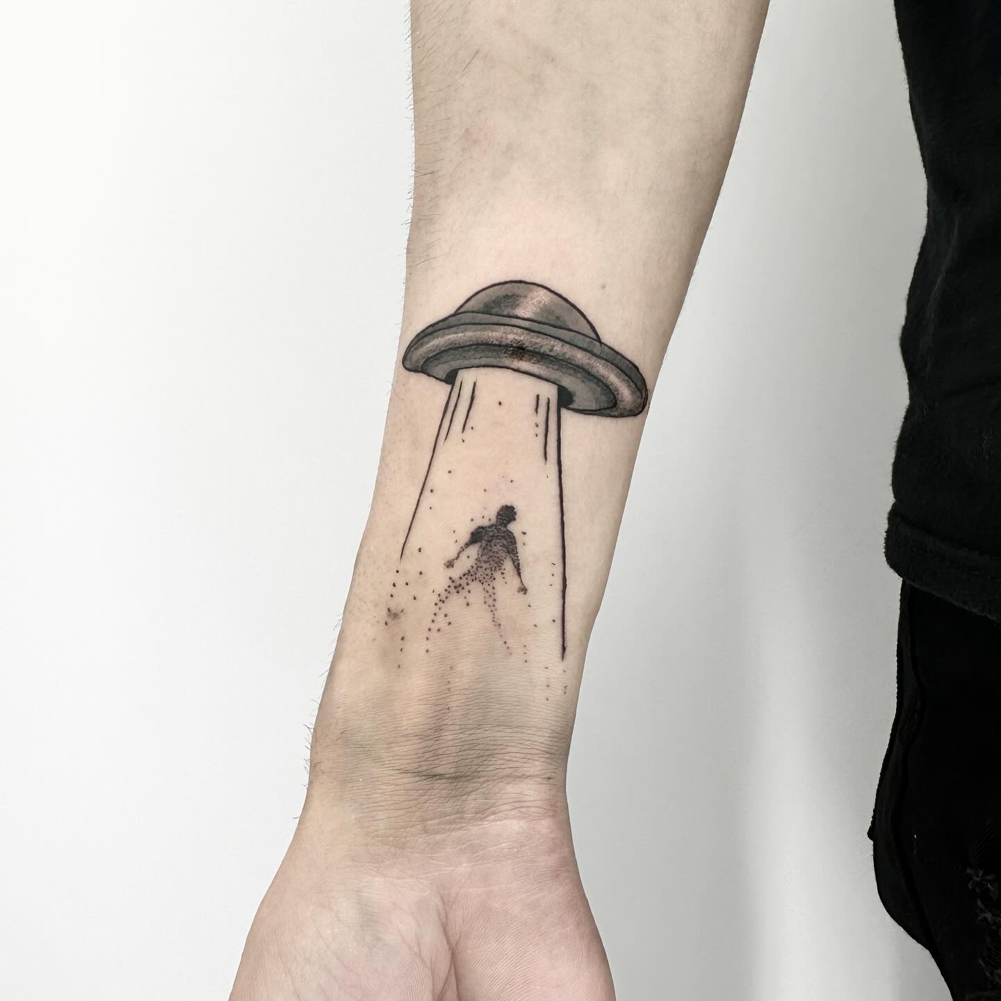 amazing spaceship tattoo by groovyneedle tattoo