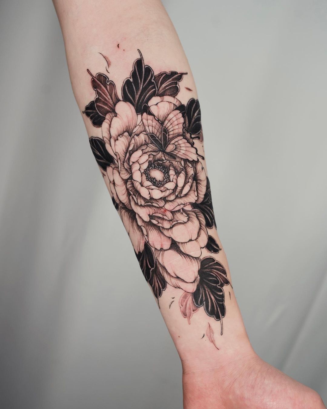 black inked peony tattoo by zittenofart