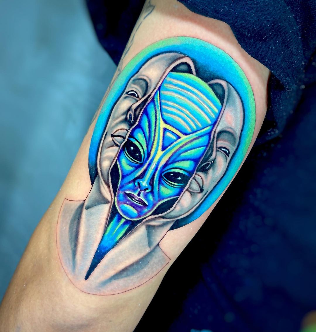colorful alien tattoo by triditattoo bogota