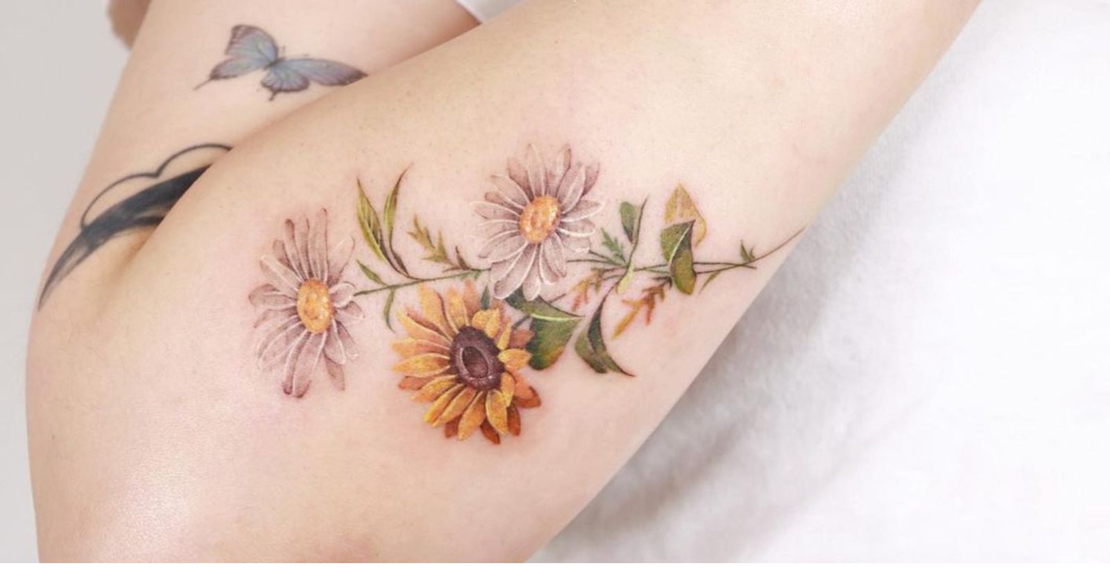 minimalist tattoo flower daisy nature silhouette art herb and leaves vector  illustration Stock Vector Image & Art - Alamy