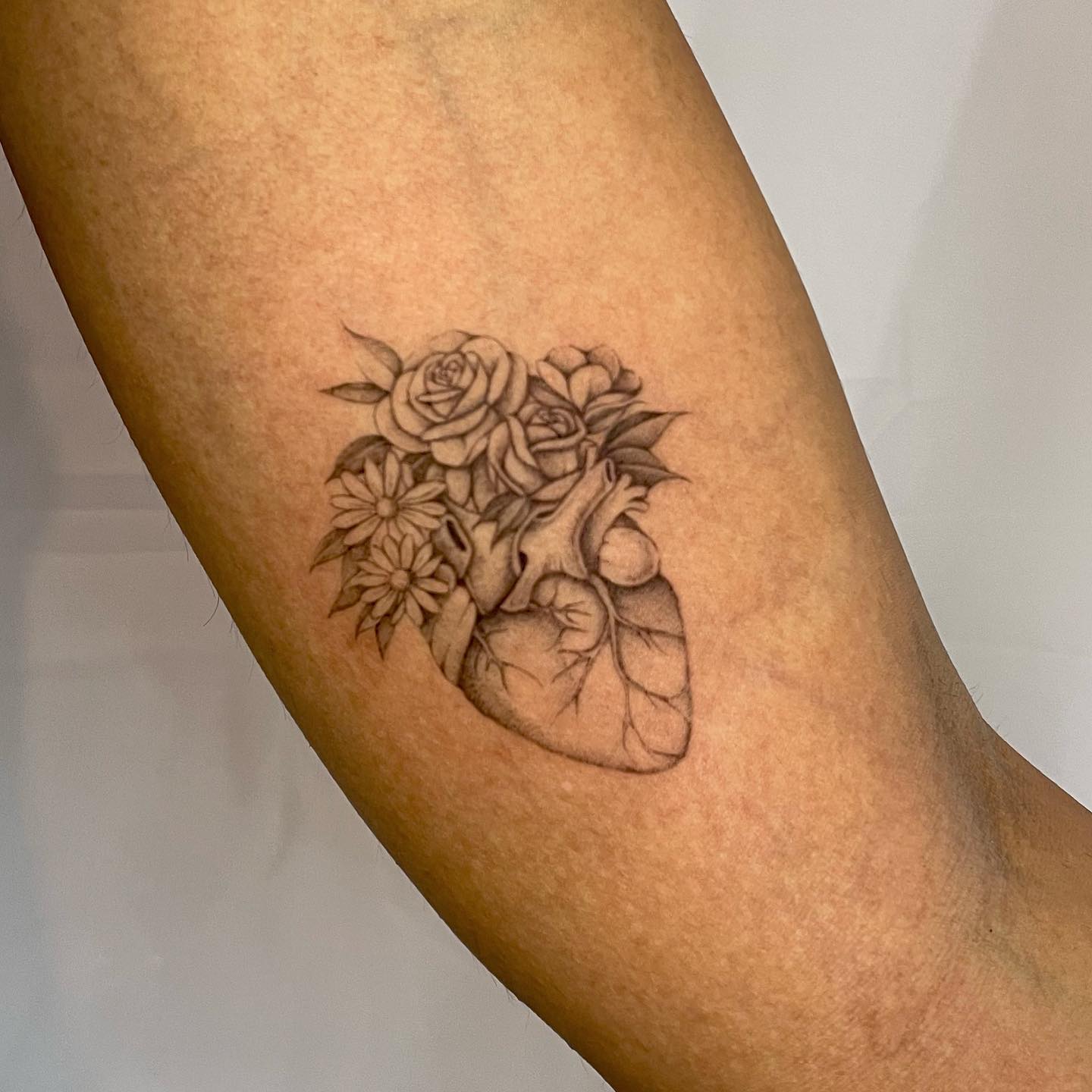 daisy tattoo ideas by esil tattoo