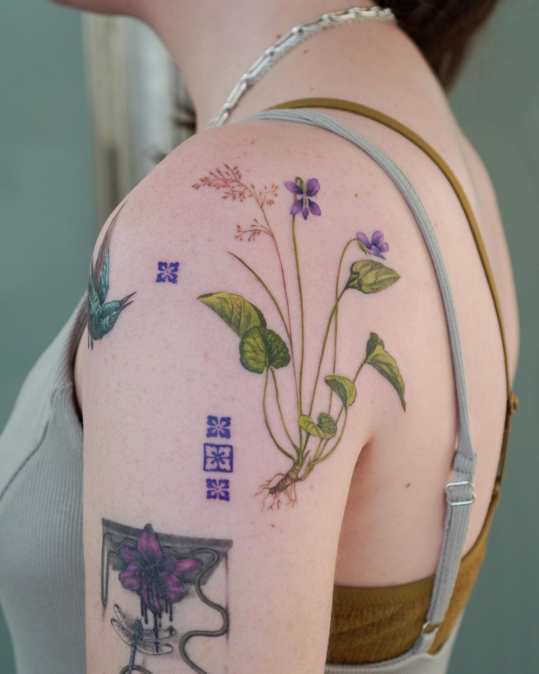 flower tattoos by noa.tattoot