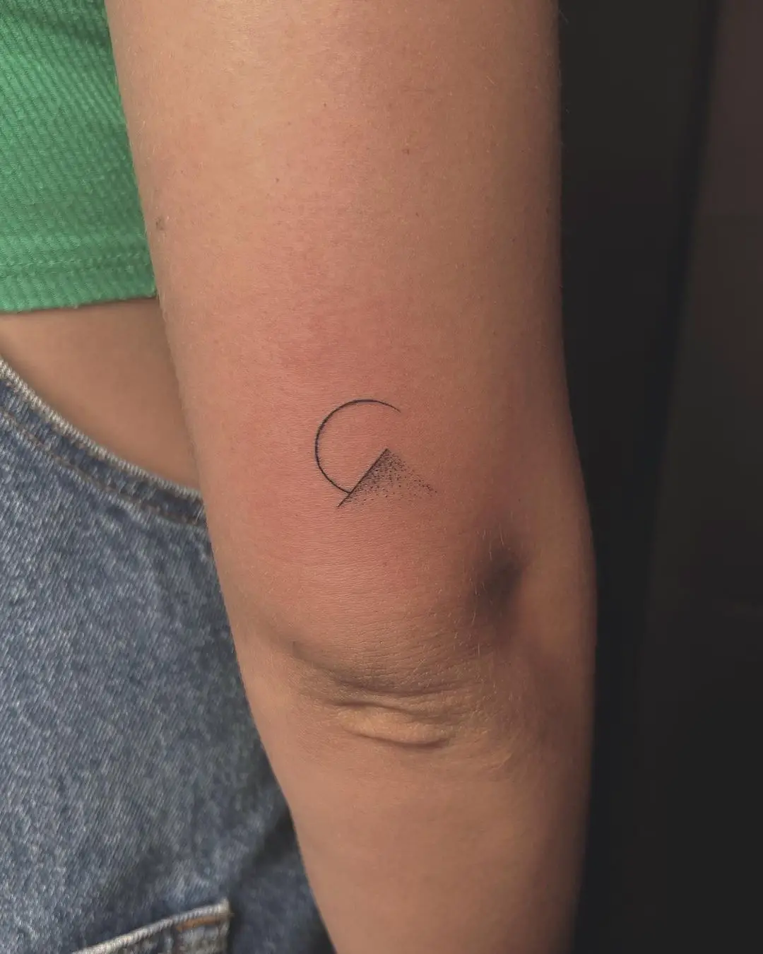 minimalistic mountain tattoo by kers.ink