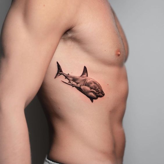 realistic shark tattoo for menn