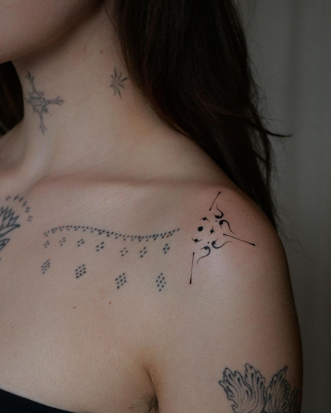 star tattoo on shoulder by kamila ttt