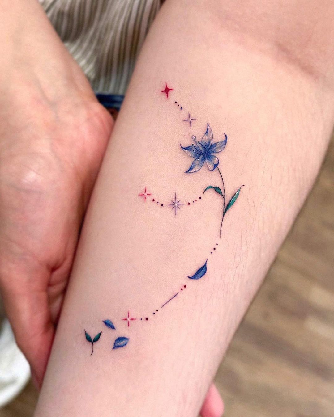 watercolor lily tattoo by e.hyang .tattoo