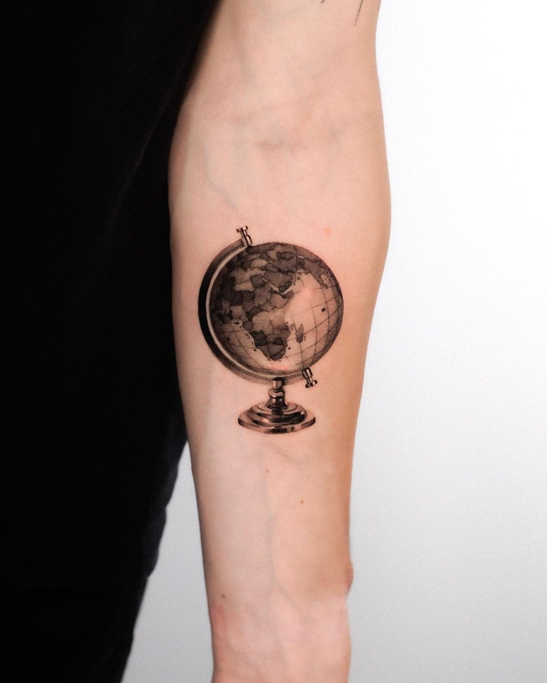 Amazing globe tattoo by prettypat.tats