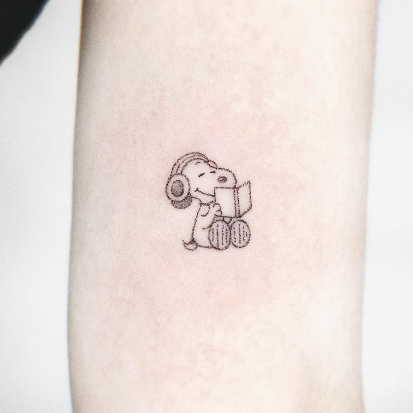 simple dog tattoo by zoeylinink