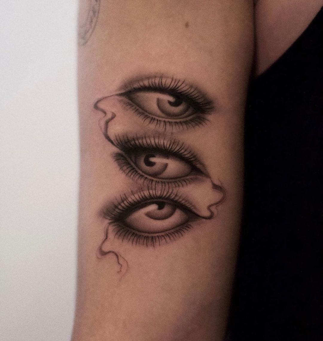 simple eye tattoo by loyaltytattoobcn