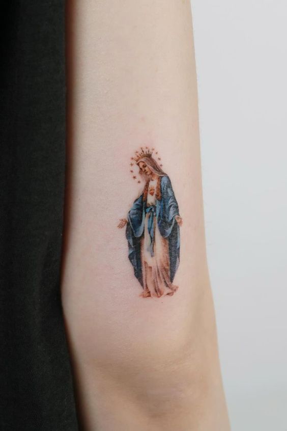 Amazing jesus tattoo for women