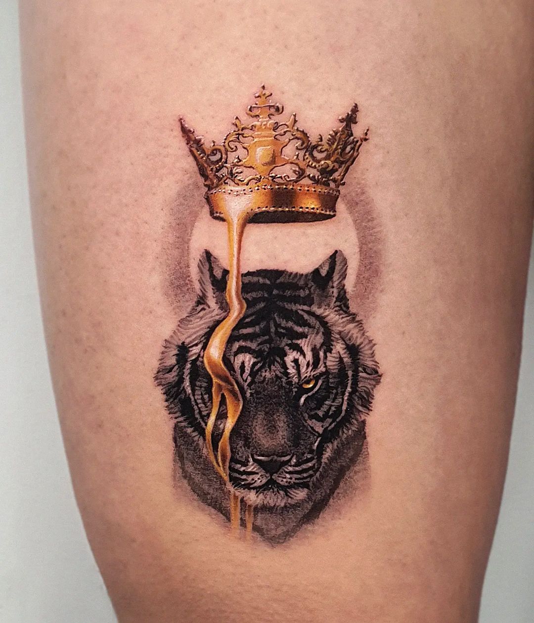 Lion with crown tattoo by jiro painter