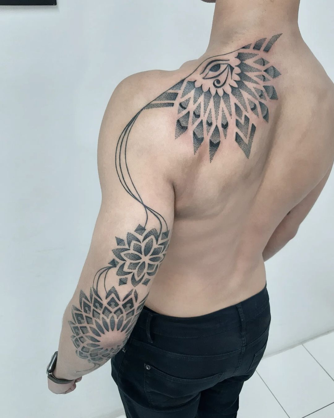 geometric mandala tattoo by pontilhismo.tattoo.sr .geleia