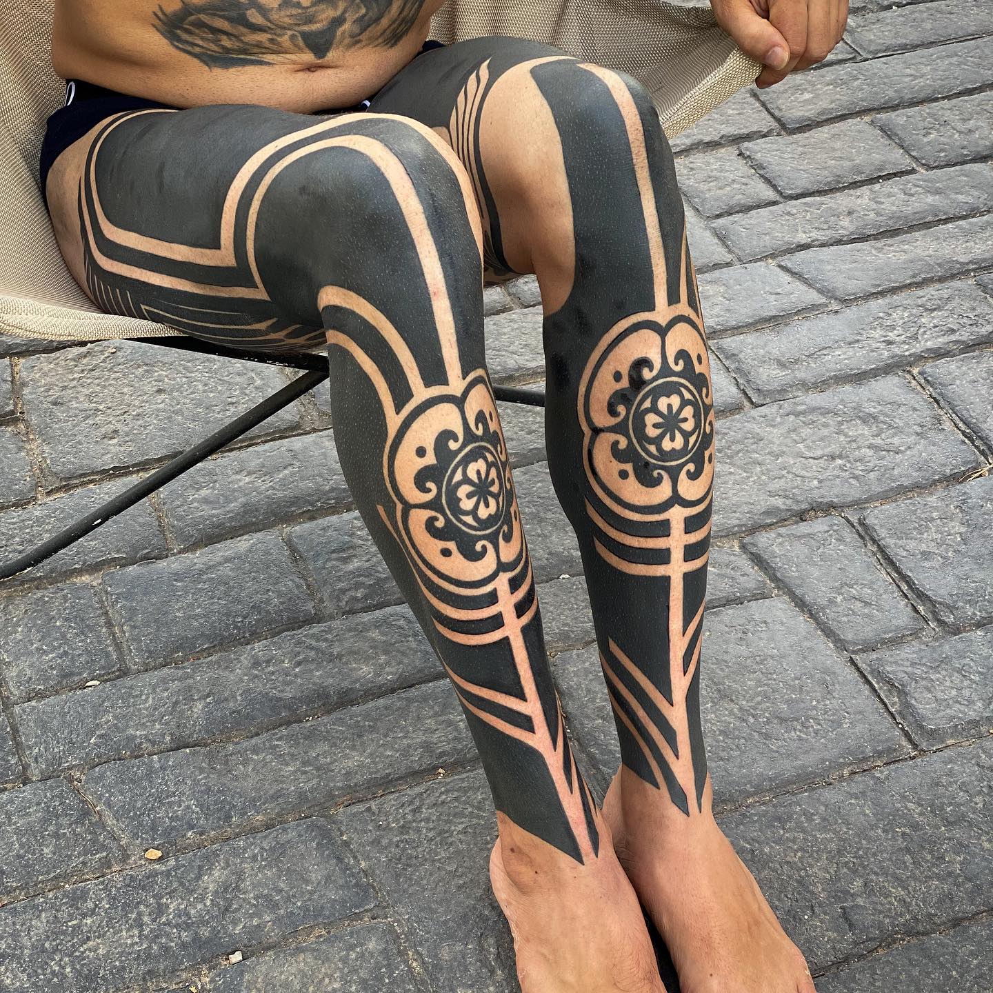tribal leg tattoo by dani.riscos