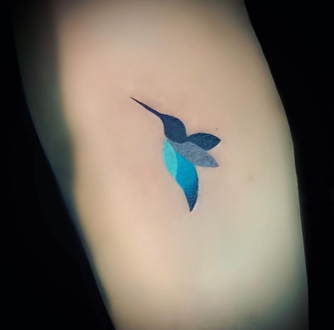 cute blue ink hummingbird design by alejandraestradatatuadora
