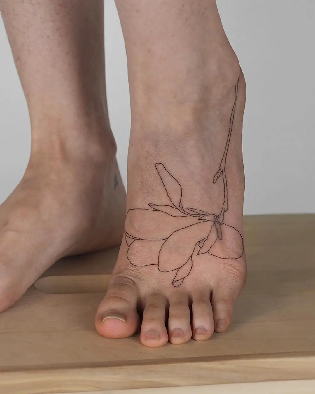 unique foot design by lazytimemagician