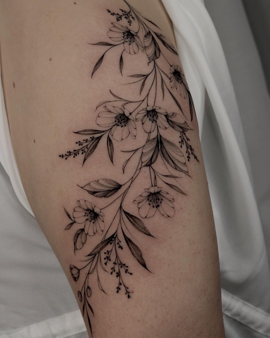 Black and grey flower by black.peony .ink