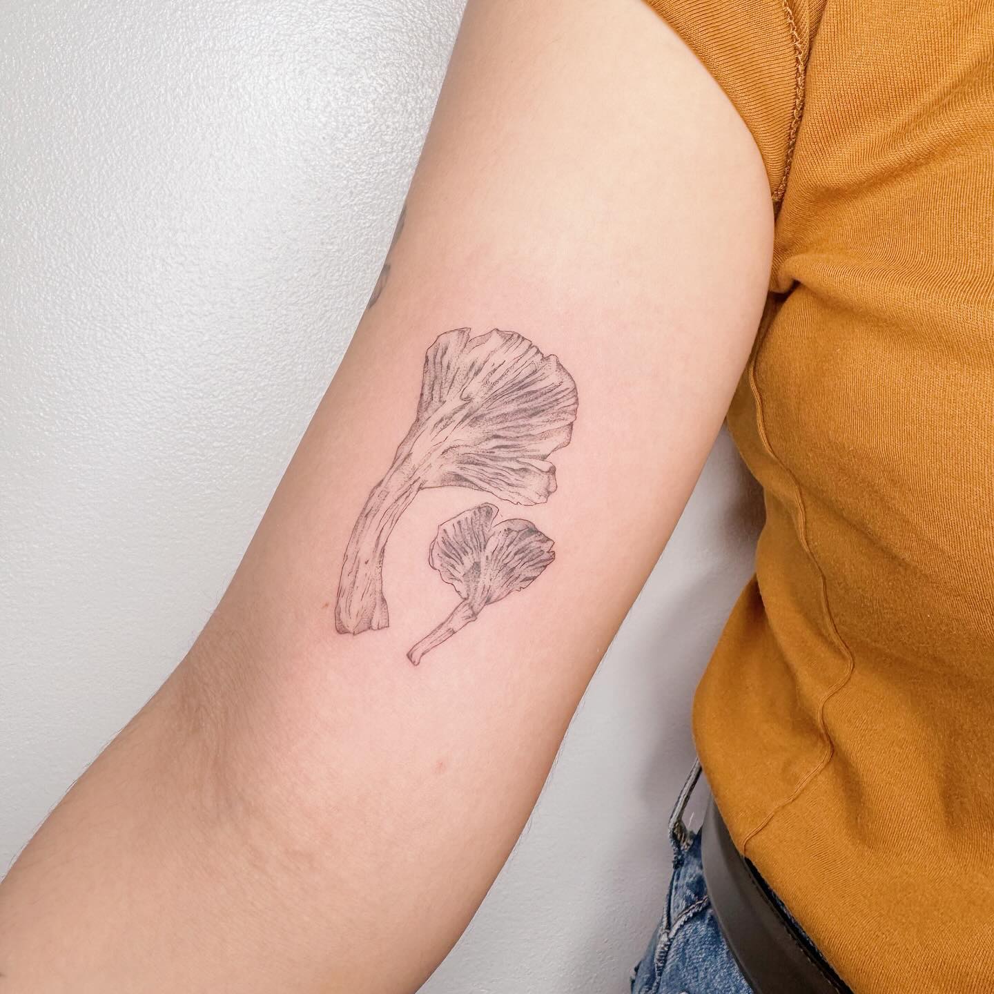 fineline mushroom tattoo by theuncannie