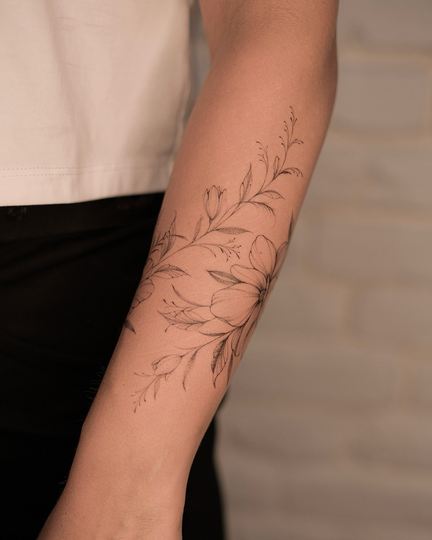 floral deisgn on the arm by terryemi