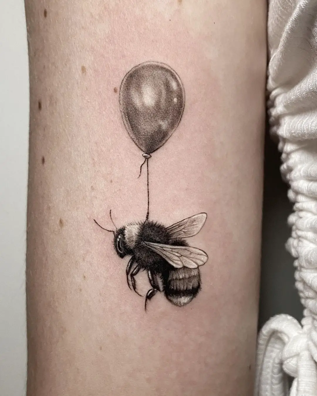 Realistic balloon design by izzy ink