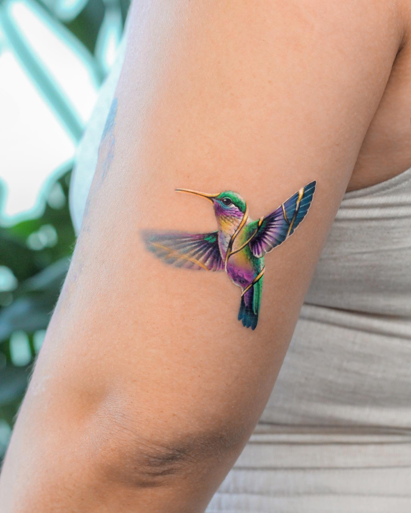 Amazing realistic humming bird tattoos by debrartist