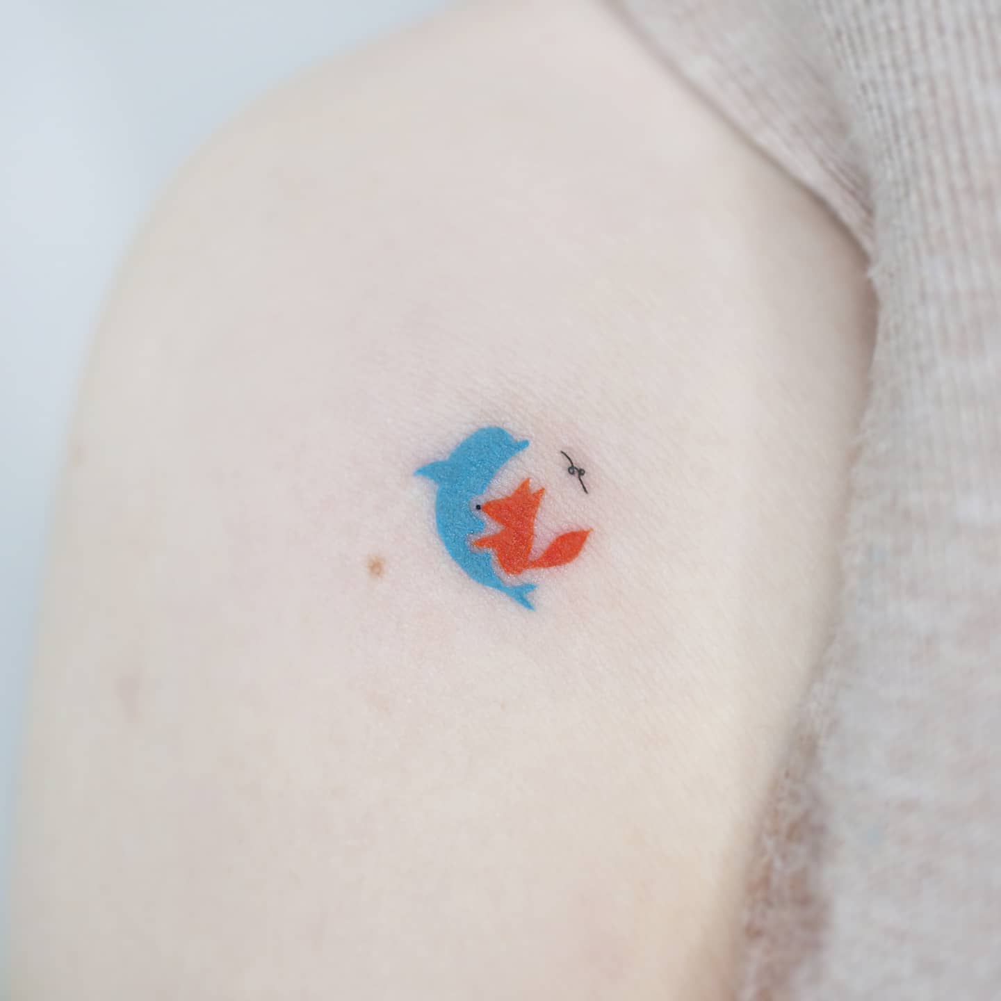 Dolphin design by tattooist namoo