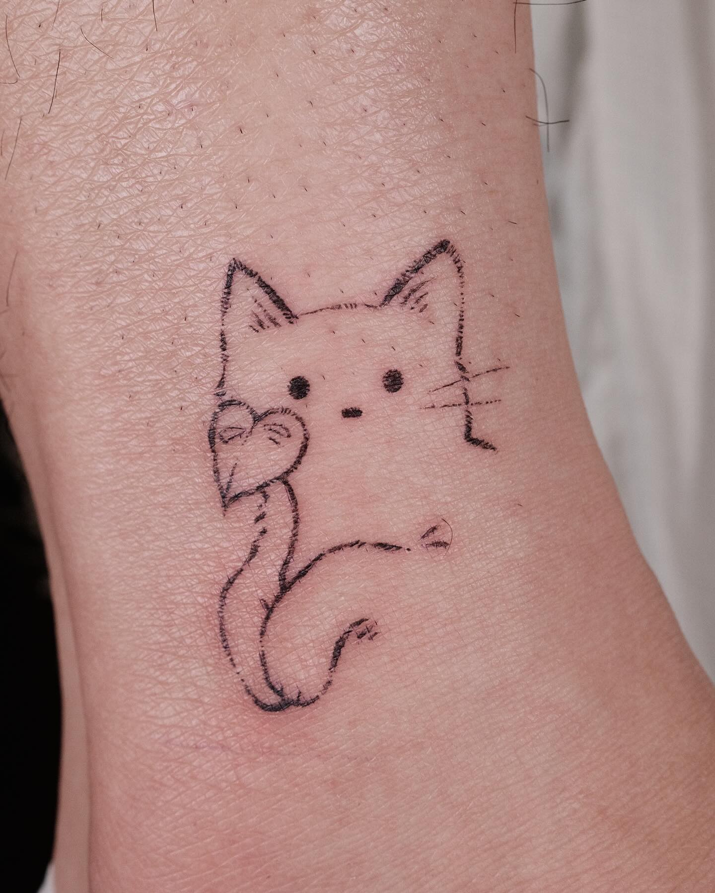 fineline cat tattoo by tinybaki