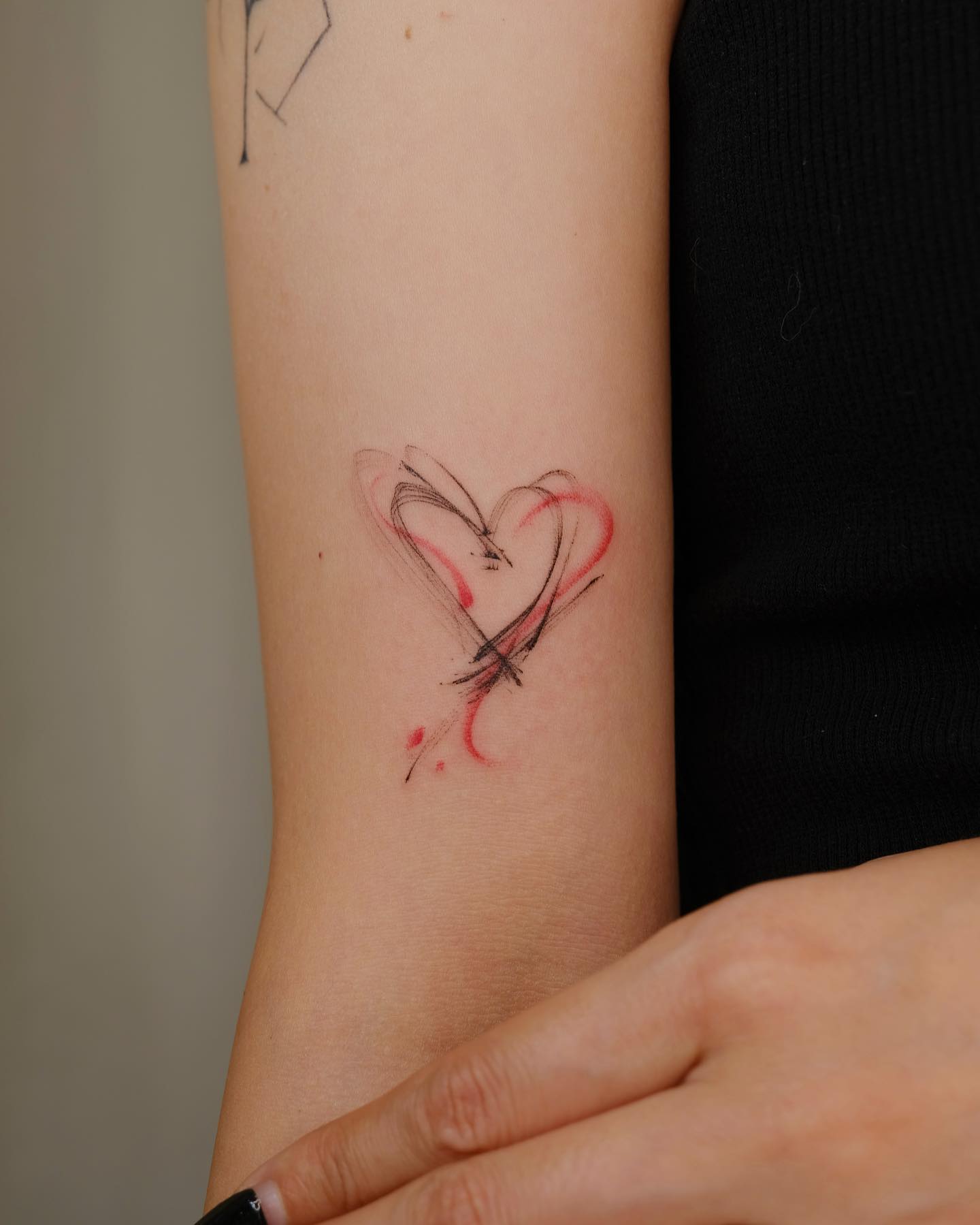 heart design on forearm by design.by .miko