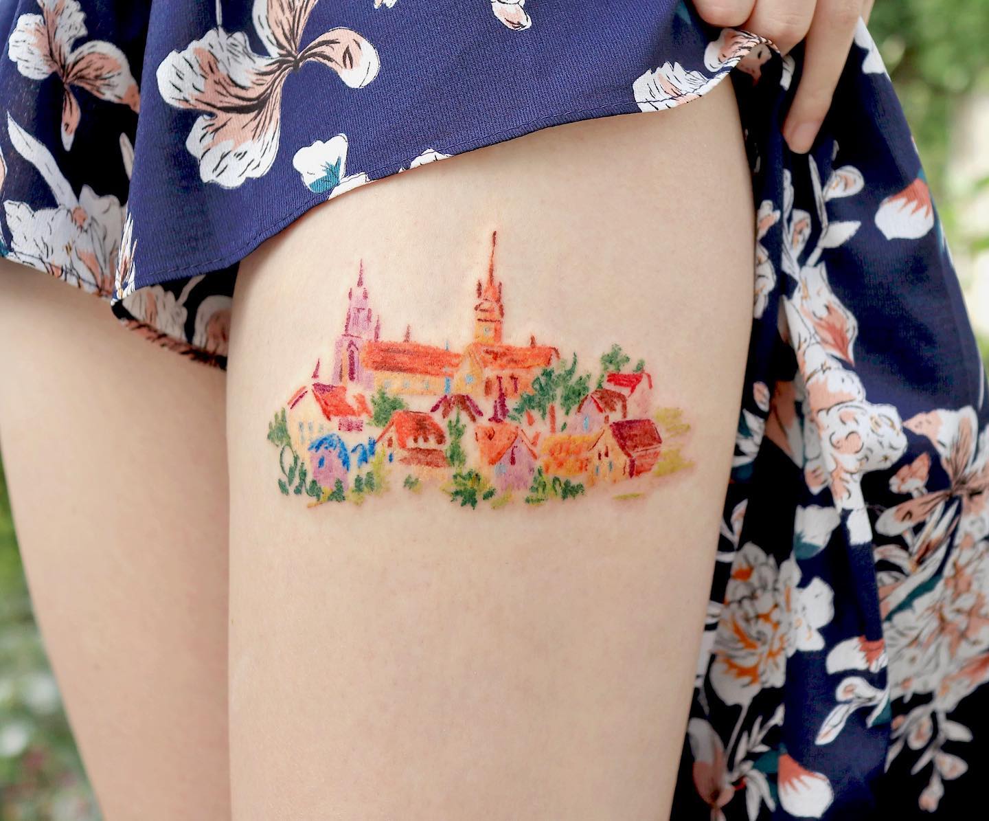 watercolor tattoo on thugh by ovenlee.tattoo