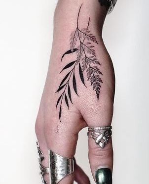 Elegant hand tattooss