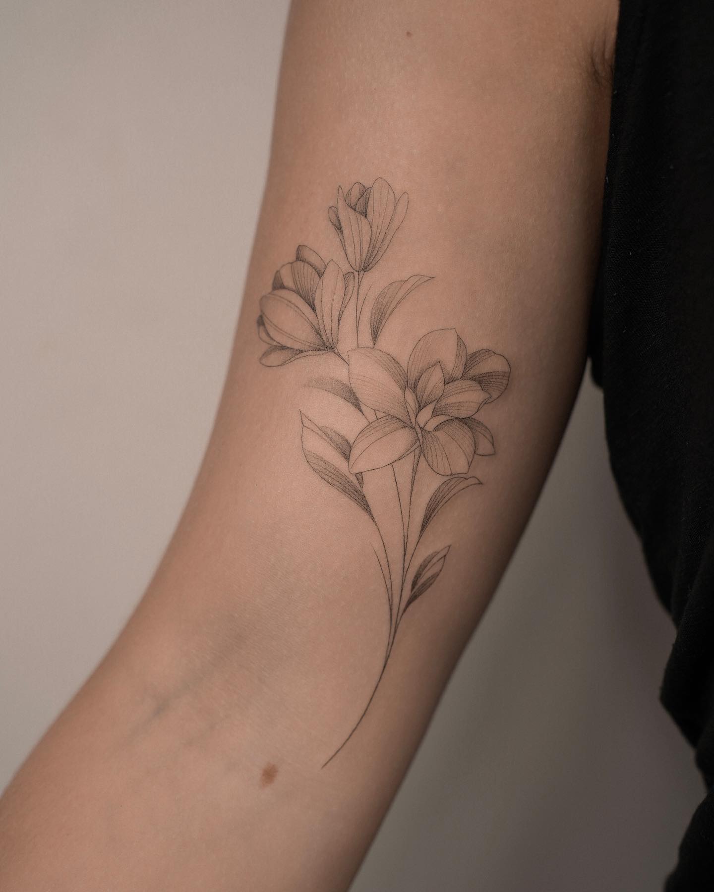 floral tattoo by lindacanters tattoo