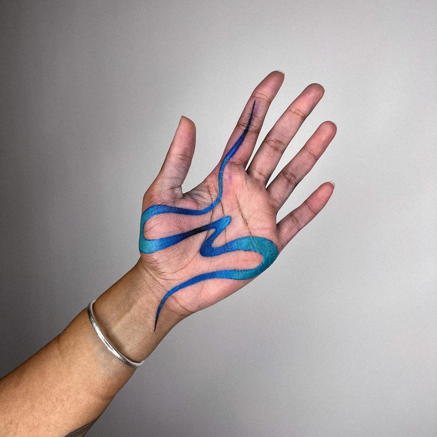 simple hand design by babysfirstcig