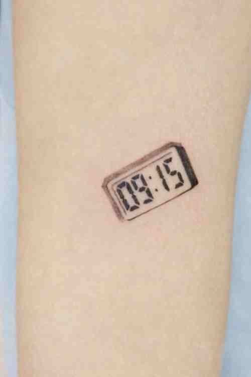 Minimal clock tattoos