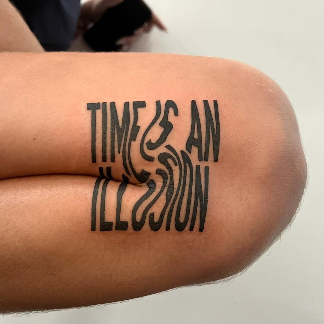 Unique tattoo on leg by