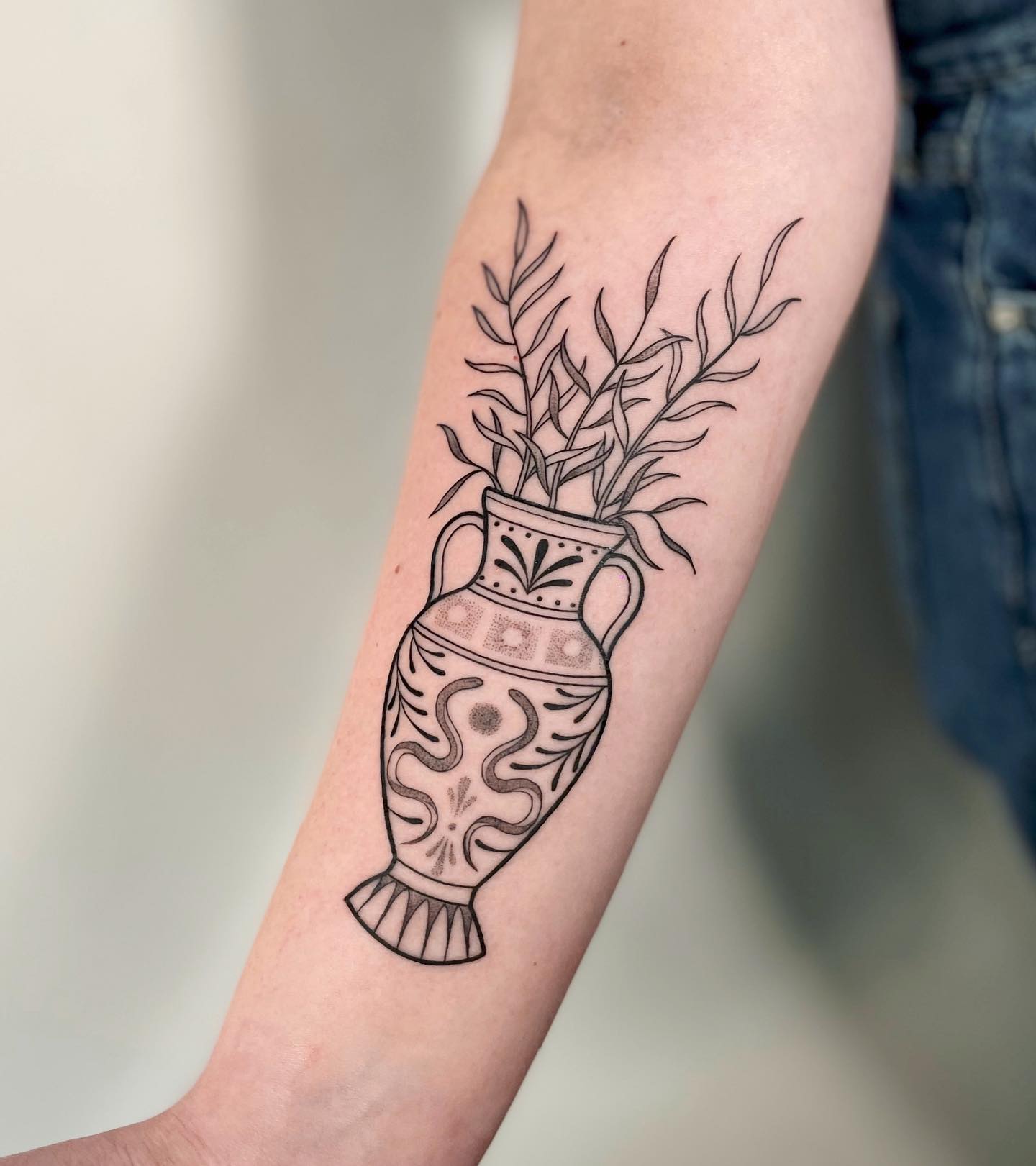 fineline vase tattoo by kemp ink