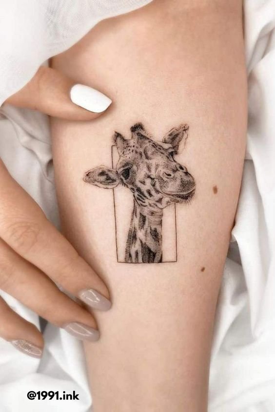 realistic giraffe tattoo ideas