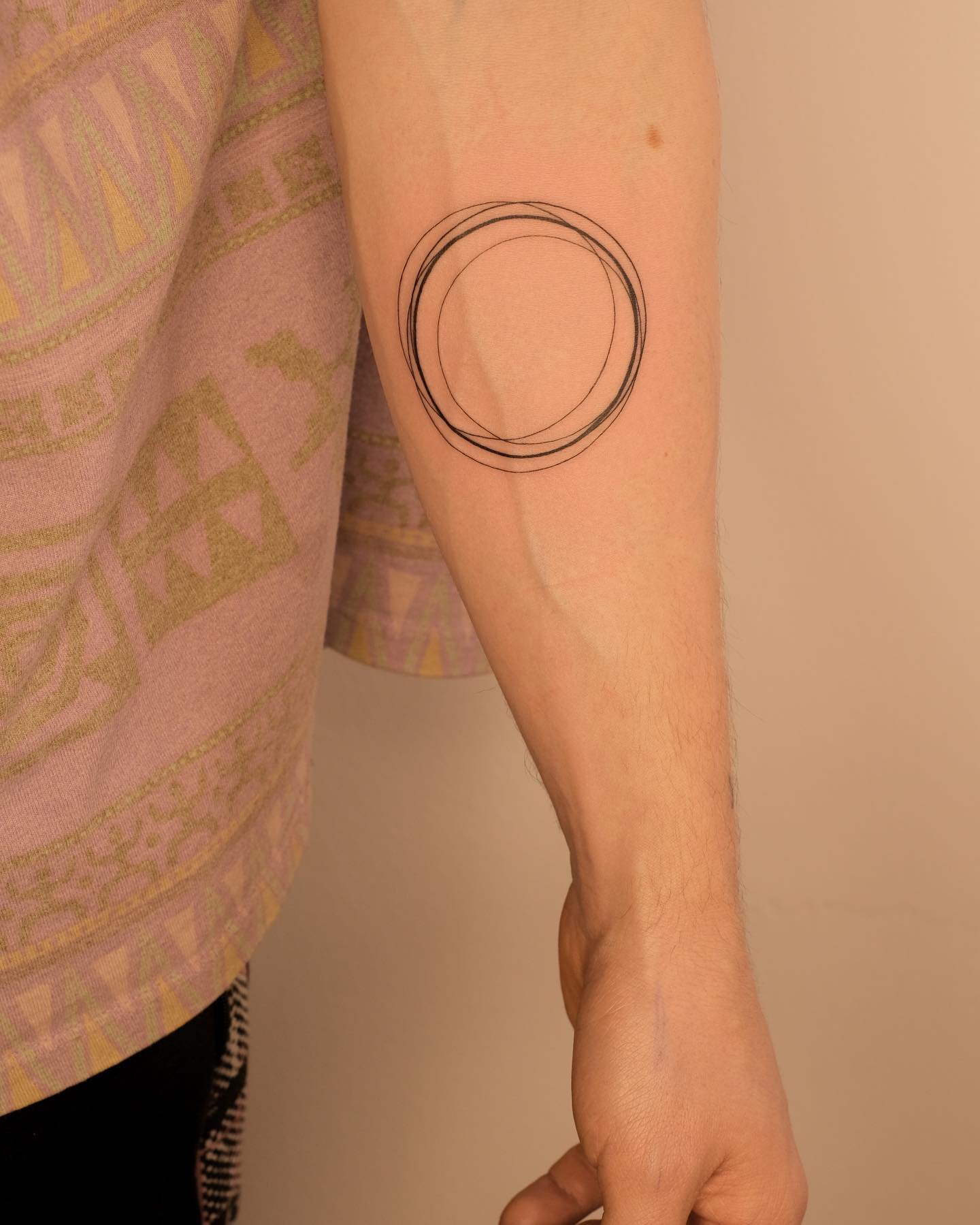 simple design with circle by mashatattoo